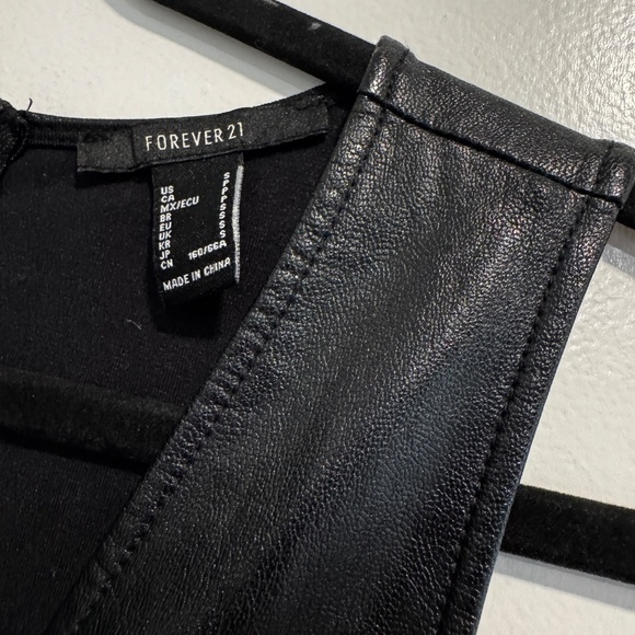 Forever 21 Faux Leather Cropped Jumpsuit – Black – Size Small - Picture 5 of 7